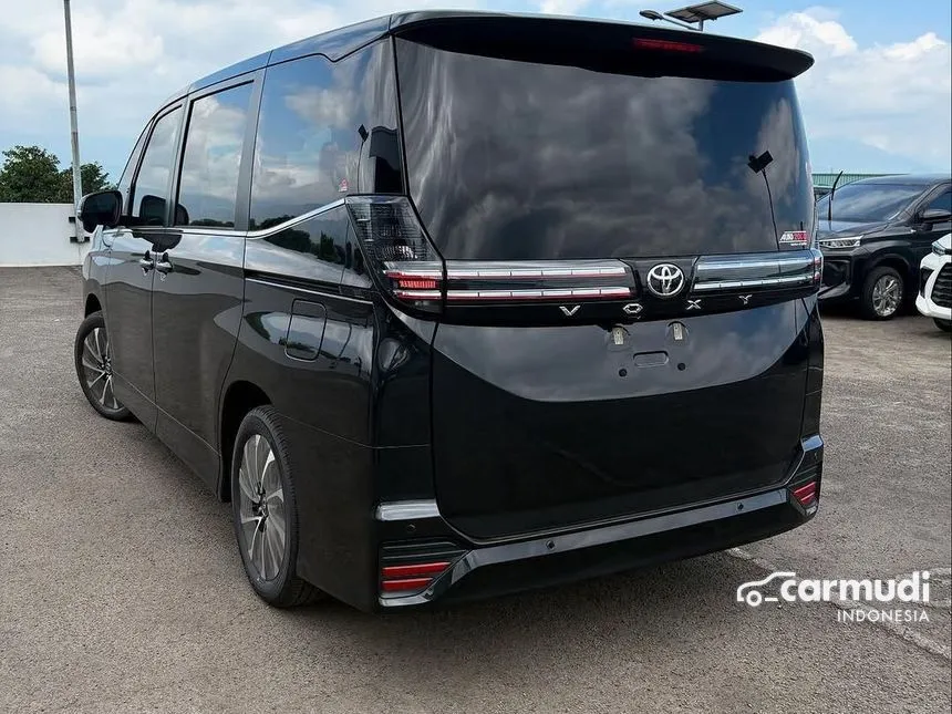 2025 Toyota Voxy (Premium Color) MPV