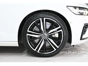 2022 Volvo S60 2.0 Recharge T8 R-Design Sedan
