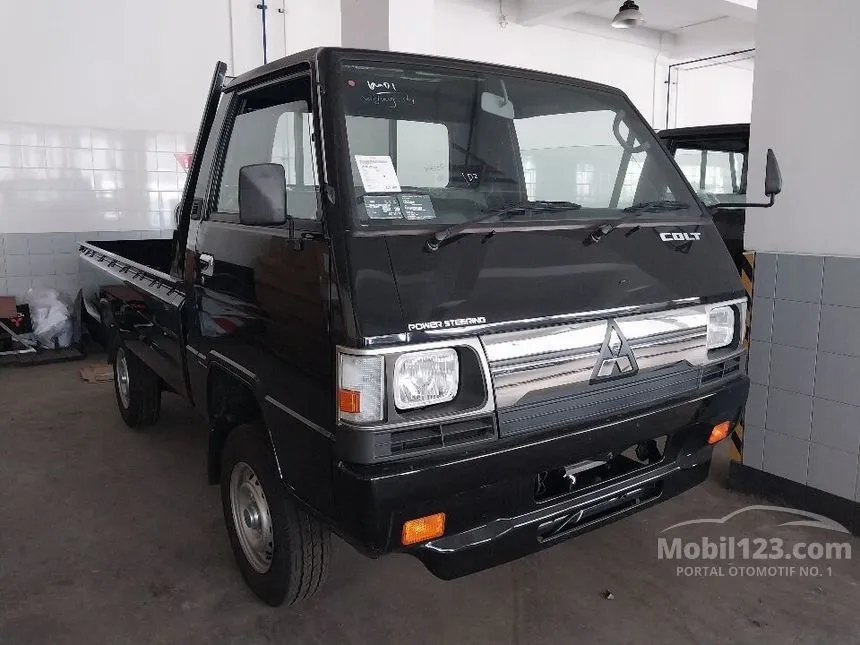 Jual Mobil Mitsubishi Colt L300 2023 Single Cab 2.5 di Jawa Timur Manual Pick