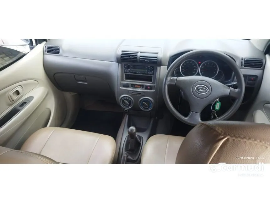 2011 Daihatsu Xenia Li DELUXE MPV