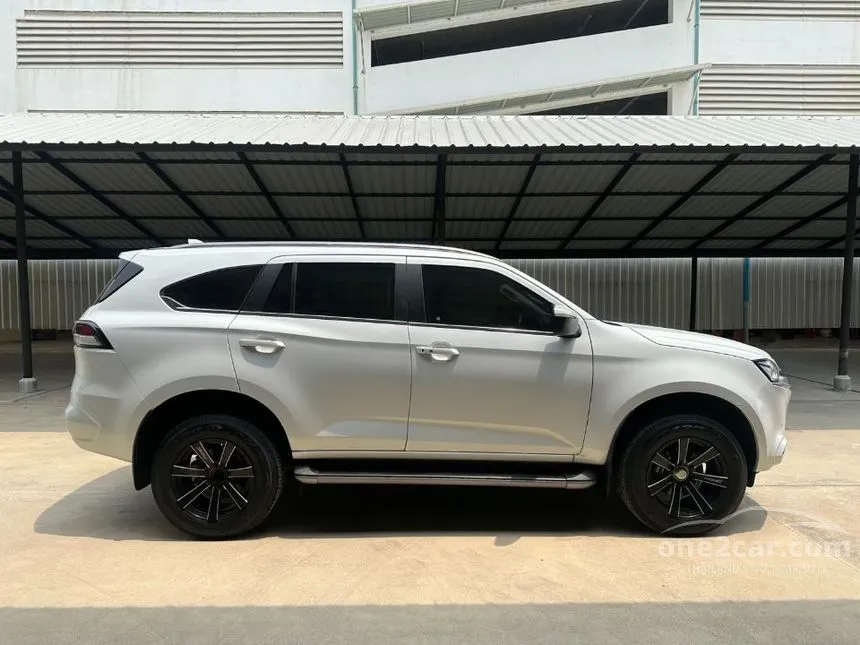 2022 Isuzu MU-X Ultimate SUV