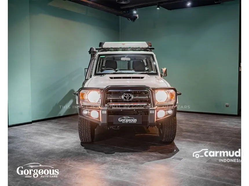 2022 Toyota Land Cruiser 70 GXL  Double Cab Chassis Pick-up