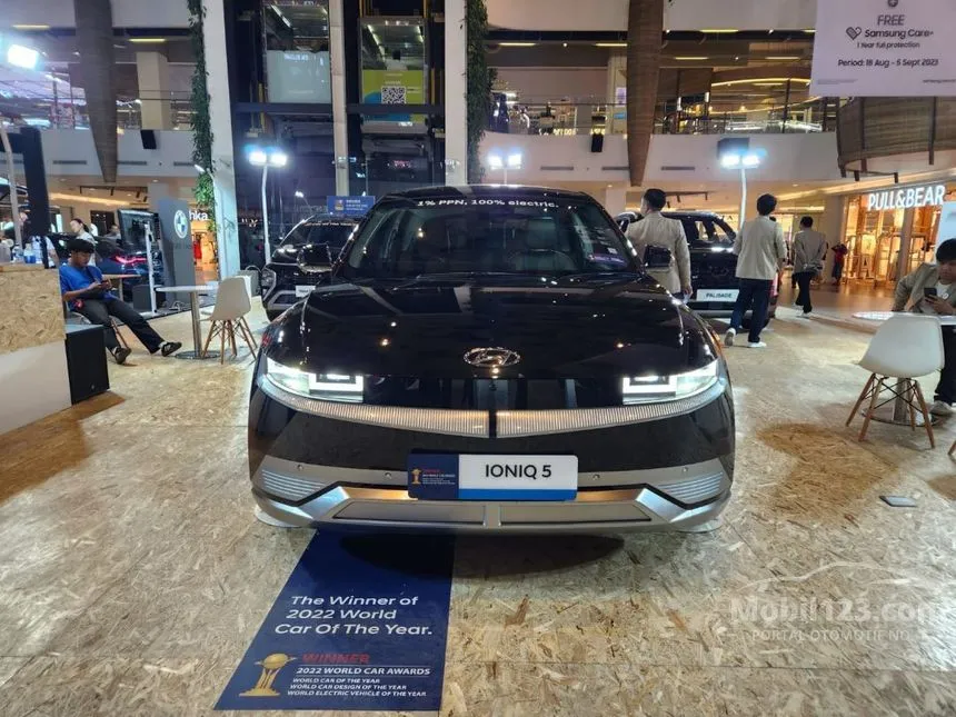 Jual Mobil Hyundai IONIQ 5 2024 Long Range Signature di Banten Automatic Wagon Hitam Rp 775.000.000