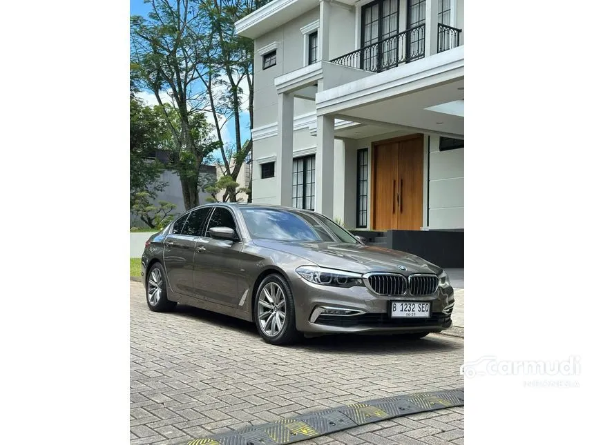 2018 BMW 520i Luxury Sedan