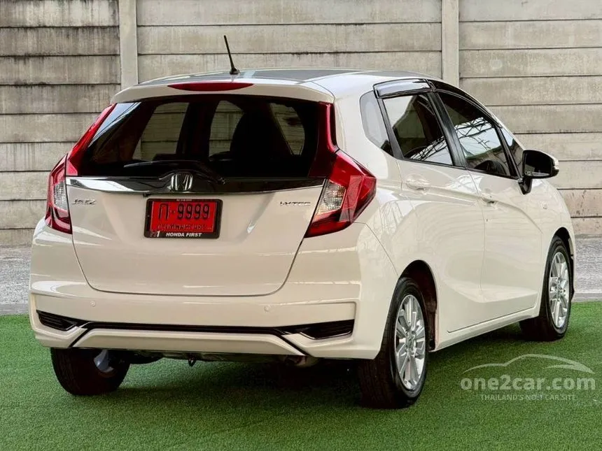 2019 Honda JAZZ V Hatchback