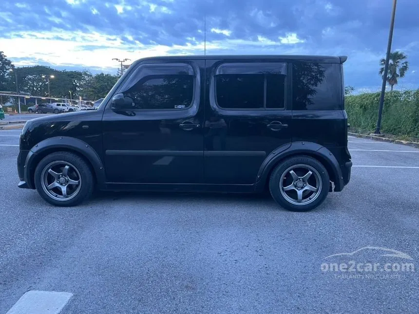 2011 Nissan CUBE Z11 e Hatchback