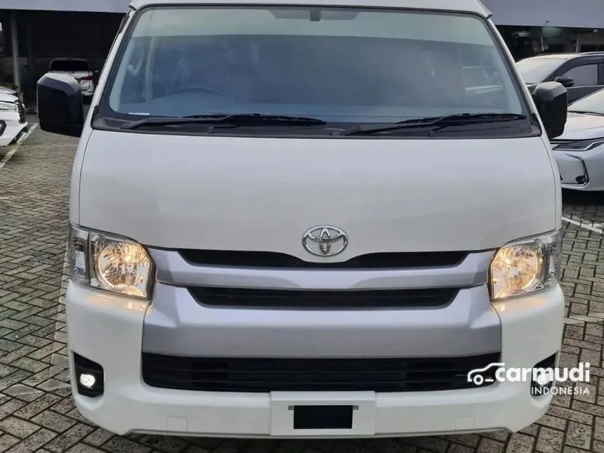 2024 Toyota Hiace Commuter Van Wagon