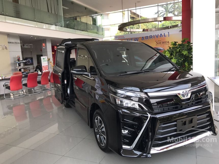  Jual  Mobil  Toyota  Voxy  2021 2 0 di DKI Jakarta Automatic 