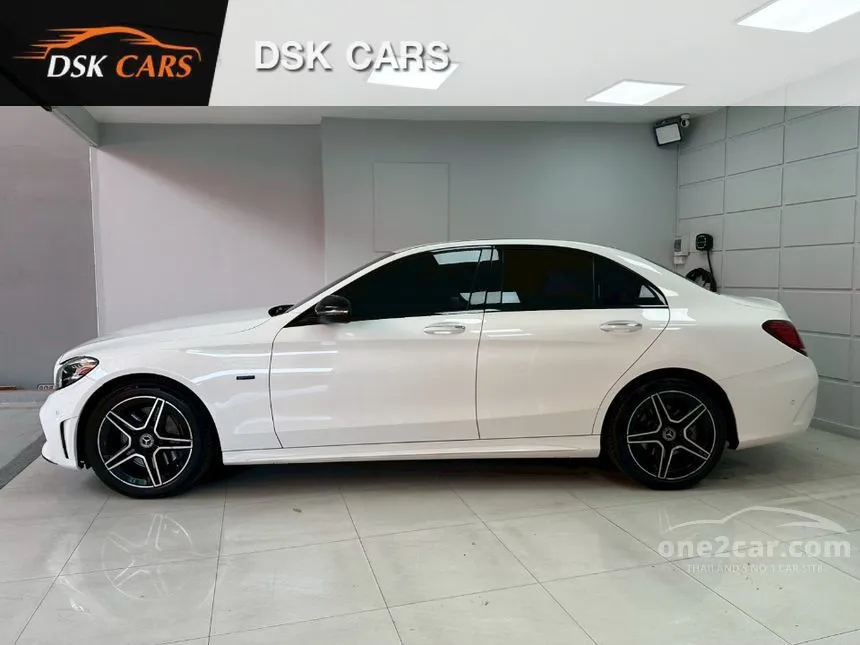 2020 Mercedes-Benz C300 e AMG Sport Sedan
