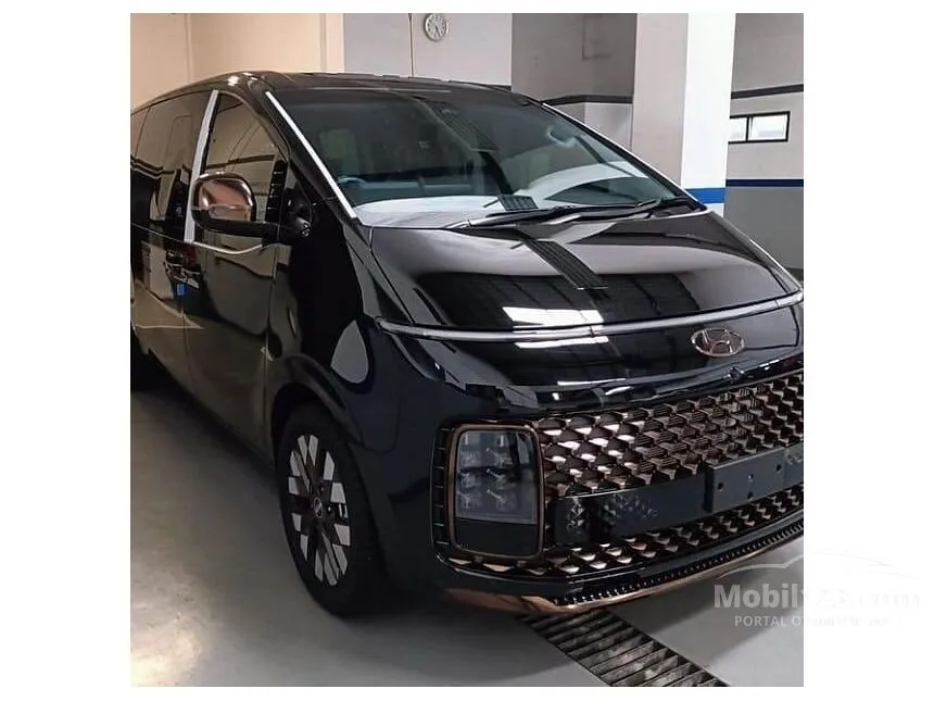 Jual Mobil Hyundai Staria 2024 Signature 7 2.2 di DKI Jakarta Automatic Wagon Hitam Rp 1.060.500.000