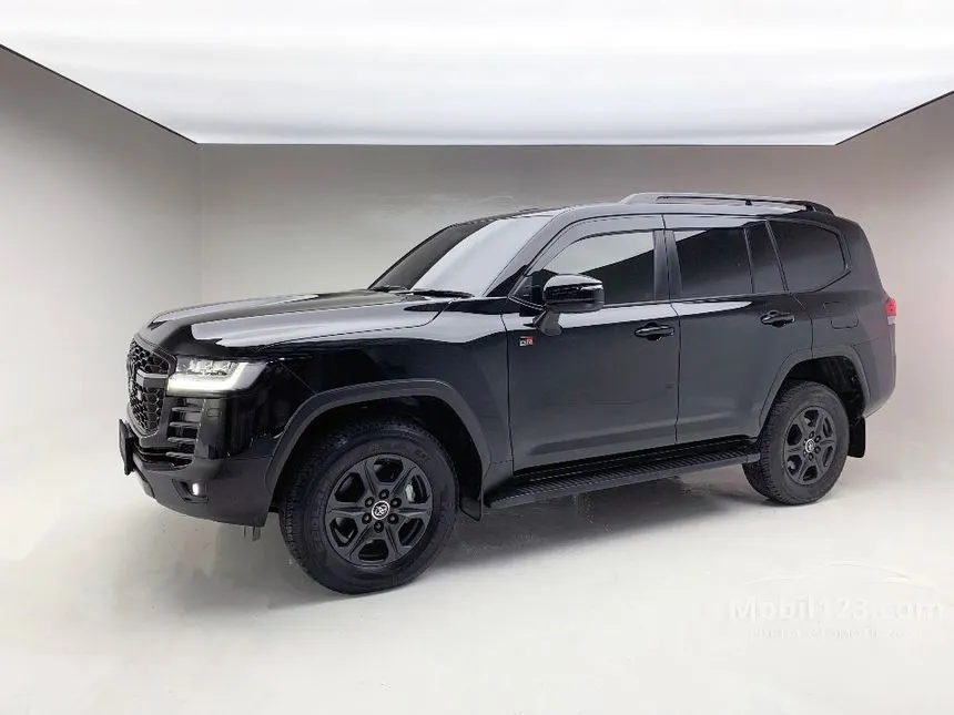 2025 Toyota Land Cruiser 300 GR-S SUV