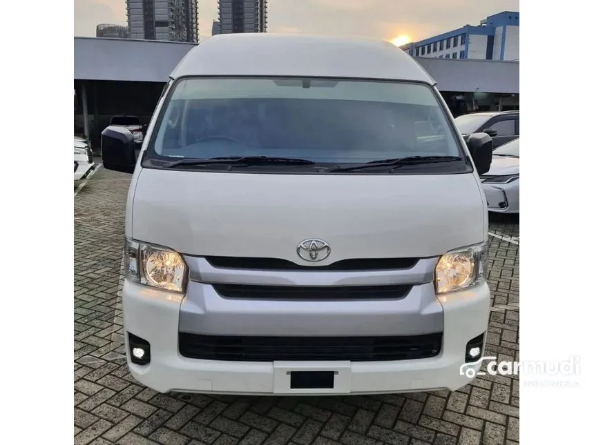 2024 Toyota Hiace Commuter Van Wagon