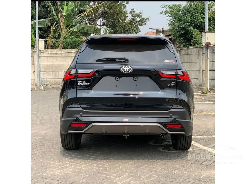 2026 Toyota Yaris Cross S HV with GR Parts Aero Pkg SUV