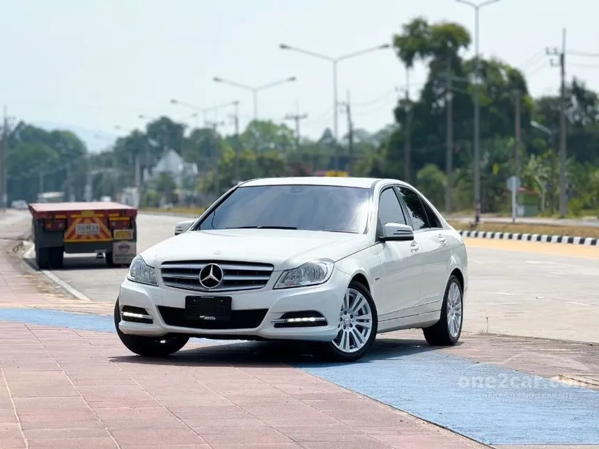 2012 Mercedes-Benz C200 BlueEFFICIENCY Sedan