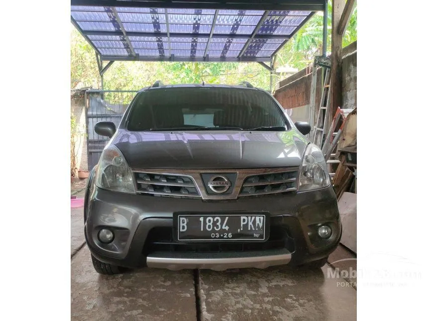 Jual Mobil Nissan Livina 2011 XR 1.5 di Banten Automatic Wagon Abu