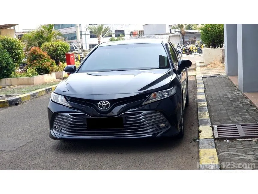 2020 Toyota Camry V Sedan