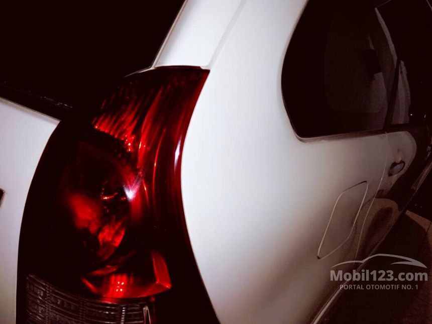2014 Daihatsu Xenia R ATTIVO MPV