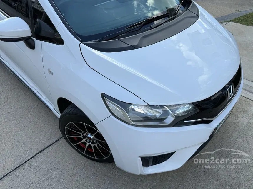 2016 Honda JAZZ V Hatchback