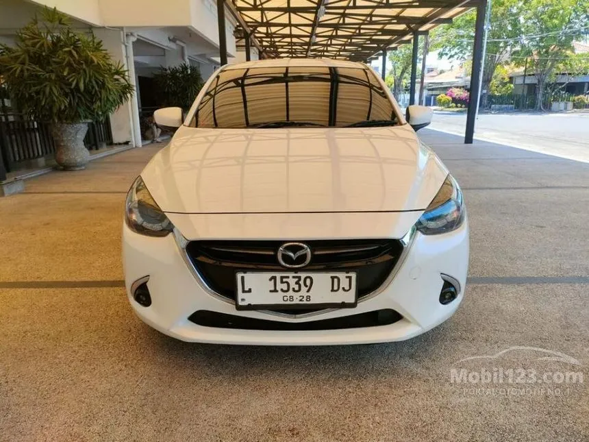 Jual Mobil Mazda 2 2017 GT 1.5 di Jawa Timur Automatic Hatchback Putih Rp 211.000.000