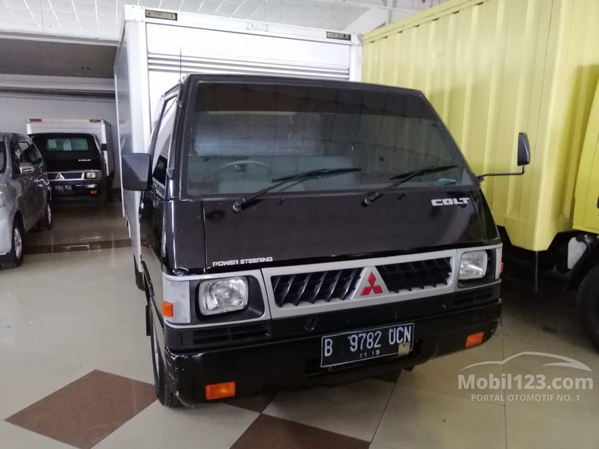 Mitsubishi L300 Box Th2014 Hitam Silver Pajak Kir Hidup Siap Jalan