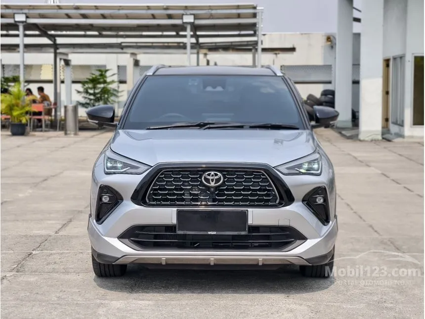 2025 Toyota Yaris Cross S HV (2 Tone) with GR Parts Aero Pkg SUV