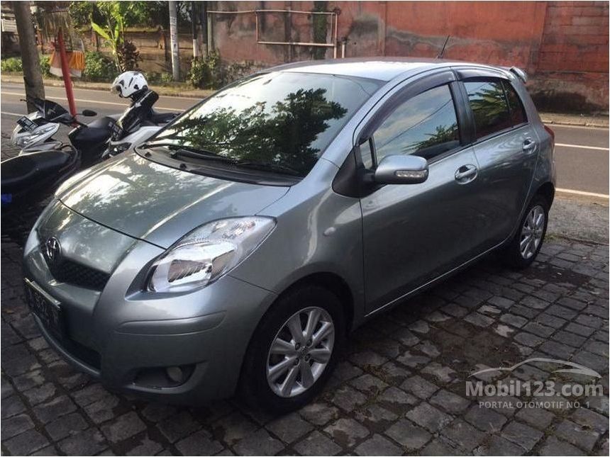 Jual Mobil Toyota Yaris 2011 J 1 5 Di Bali Automatic Hatchback Silver Rp 150 000 000 3159475 Mobil123 