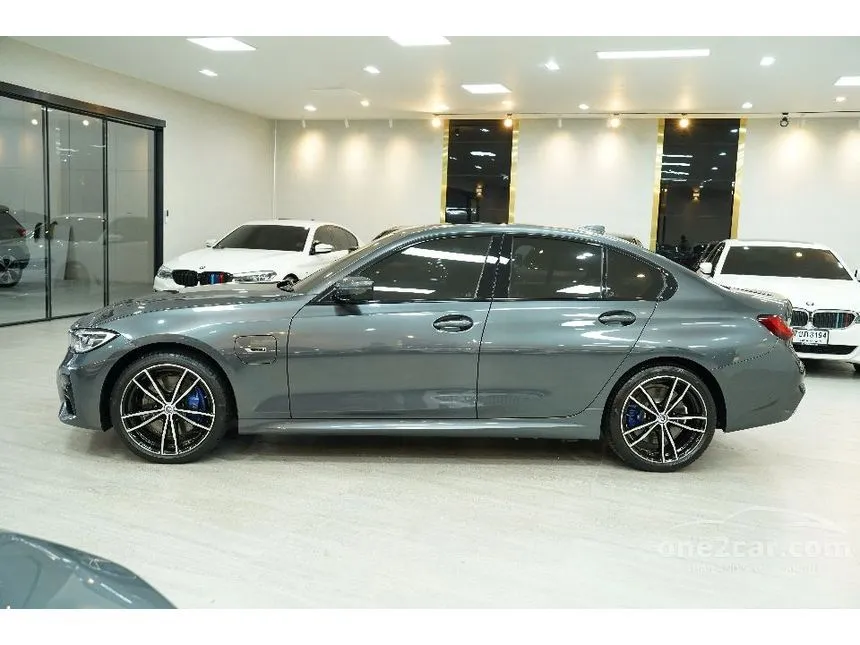 2023 BMW 330e M Sport Sedan