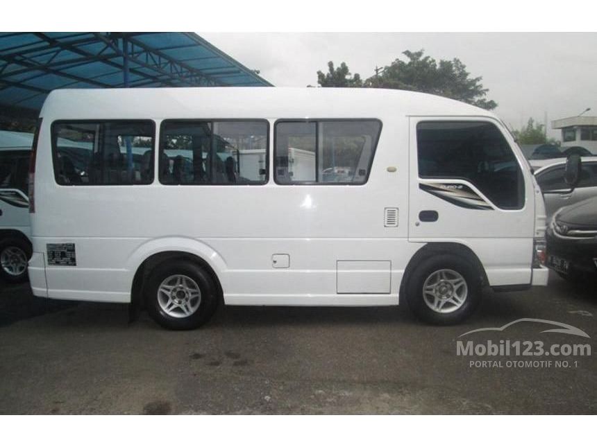 Jual Mobil Isuzu Elf 2011 2.8 di Bali Manual Minibus Putih 