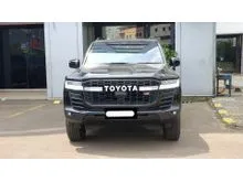 2023 Toyota Land Cruiser 3.3 300 GR-S SUV hitam km 24 ribuan