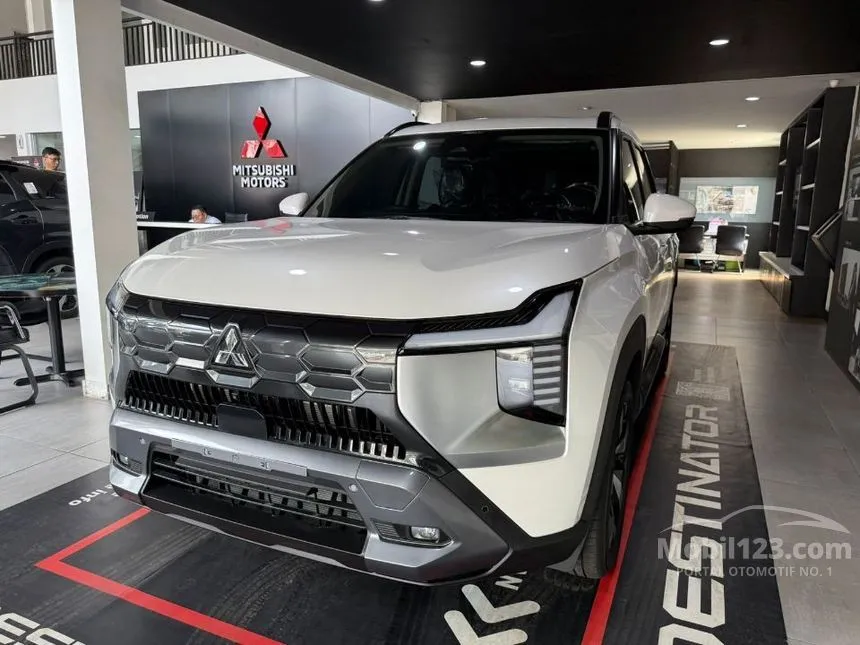 2026 Mitsubishi Destinator Ultimate Premium (Quartz White Pearl) SUV