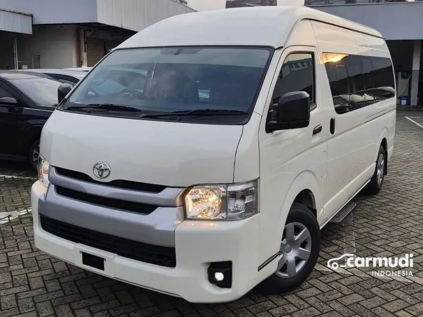 2024 Toyota Hiace Commuter Van Wagon