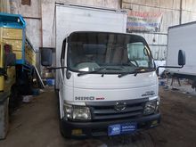 2011 Hino Dutro 4rd Long sasis Trucks/Box Super jumbo/bisa kredit