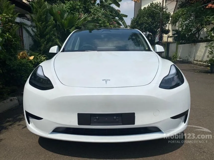Jual Mobil Tesla Model Y 2022 Standard Range di DKI Jakarta Automatic Wagon Putih Rp 1.450.000.000
