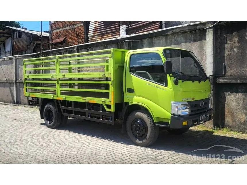 Jual Mobil Hino Dutro 2015 300 Series 4.0 di DKI Jakarta Manual Trucks Hijau Rp 218.500.000