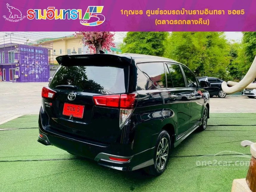 2022 Toyota INNOVA Crysta Wagon