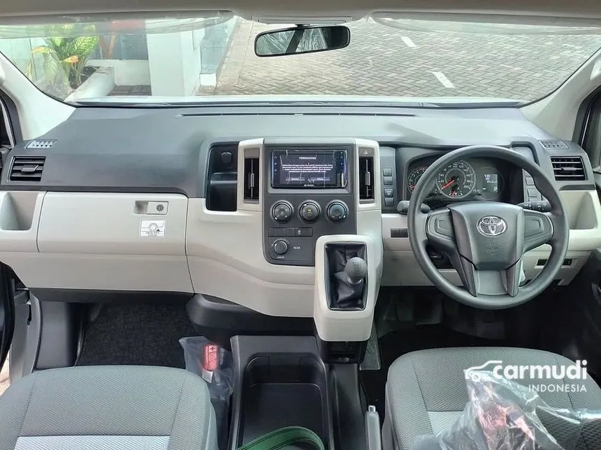 2025 Toyota Hiace Premio Van