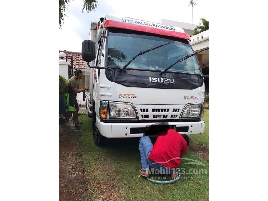 Jual Mobil  Isuzu  Elf  2021 2 8 di Jawa  Barat  Manual Trucks 