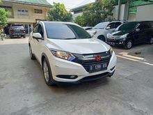 Honda HR-V 1.5 E SUV Automatic Tahun 2015 White Full Gress , Top Condition, Nyaman, Irit, KM asli