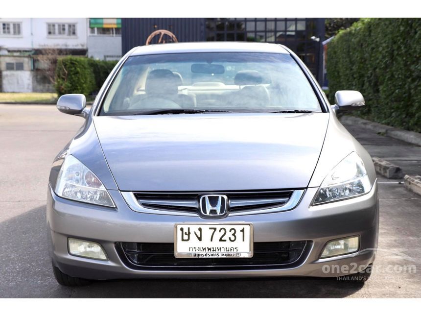 Honda Accord 2003 V6 iVTEC 3.0 in กรุงเทพและปริมณฑล Automatic Sedan สีเงิน for 200,000 Baht
