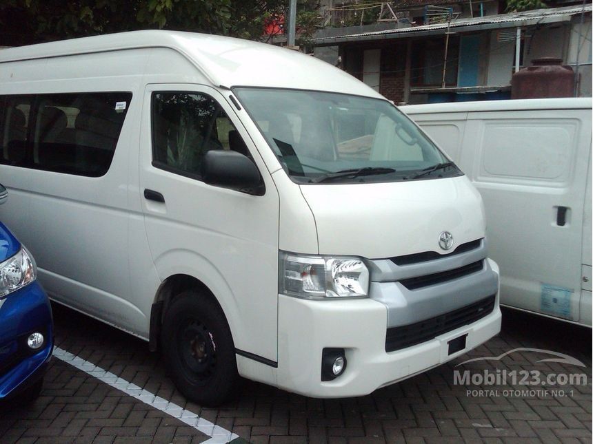 Jual Mobil  Toyota  Hiace  2019 High Grade Commuter 2 5 di 