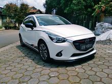 Mazda 2 1.5 R Limited Edition Hatchback AT Putih Thn.2015 Unit Langka dan Istimewa
