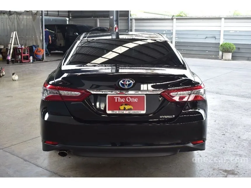 2018 Toyota Camry Hybrid Premium Sedan