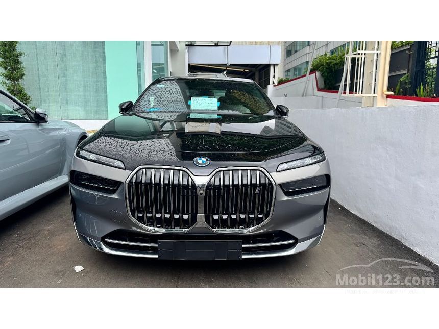 Jual Mobil BMW i7 2024 xDrive60 Gran Lusso di DKI Jakarta Automatic ...