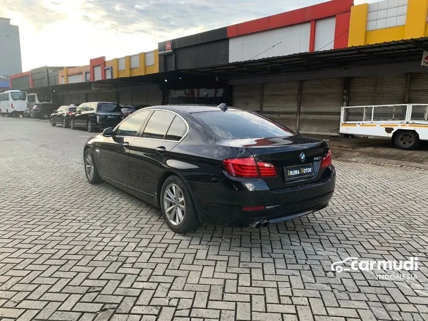 2012 BMW 520i Luxury Sedan