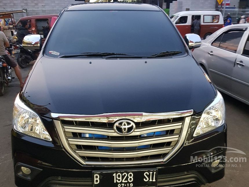 Jual Mobil  Toyota Kijang Innova  2014 E 2 0 di Jawa Barat 
