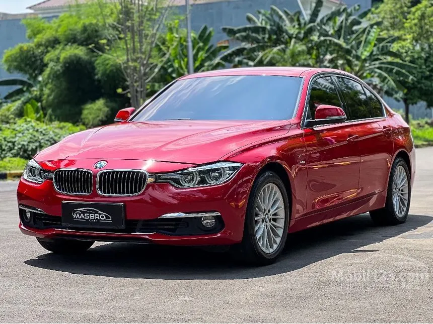 2018 BMW 320i Luxury Sedan