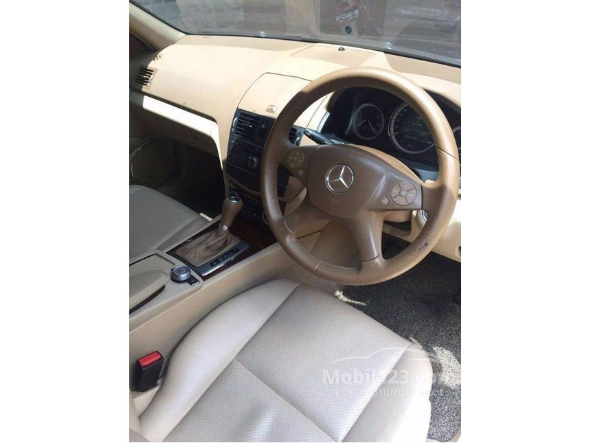 Jual Mobil  Mercedes Benz C230 2008 Elegance 2 5 di  