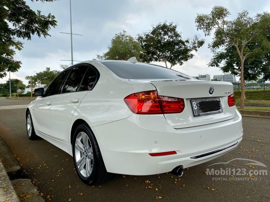 Jual Mobil BMW 320i 2015 Sport 2.0 di DKI Jakarta Automatic Sedan Putih ...