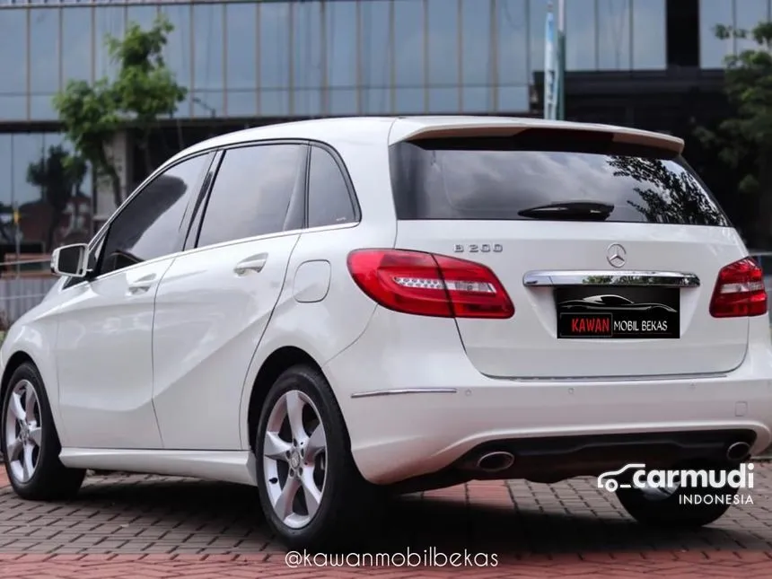 2013 Mercedes-Benz B200 Sport Hatchback