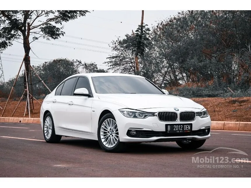 Jual Mobil BMW 320i 2018 Luxury 2.0 di DKI Jakarta Automatic Sedan Putih Rp 443.000.000
